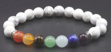 Armband Witte Howliet & 7 Chakra's kralen 8mm