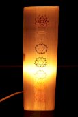 Seleniet Lamp Rechthoek Gegraveerd 25cm - 7 Chakra's
