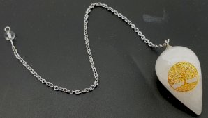 Gegraveerde pendel Levensboom 4cm - Bergkristal