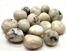 Witte Labradoriet 'A' getrommeld 200g