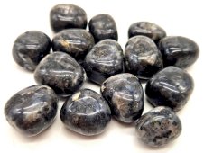 Larvikiet 'A' getrommeld 200g